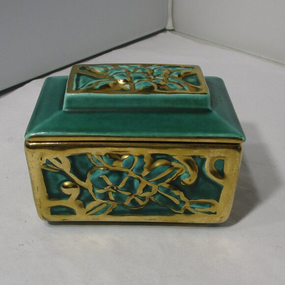 Pretty Vintage Green & Gold Lidded Ceramic Scraffito Design Box - Picture 1 of 9